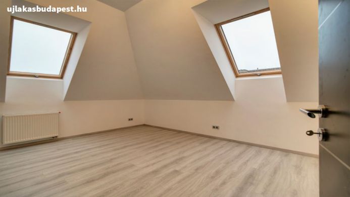 Budapesten , a Madárhegyen új építésű lakás.