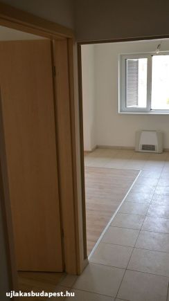 Pesterzsébeten mediterrán hangulatú lakóparkban 60 m2-es lakás eladó