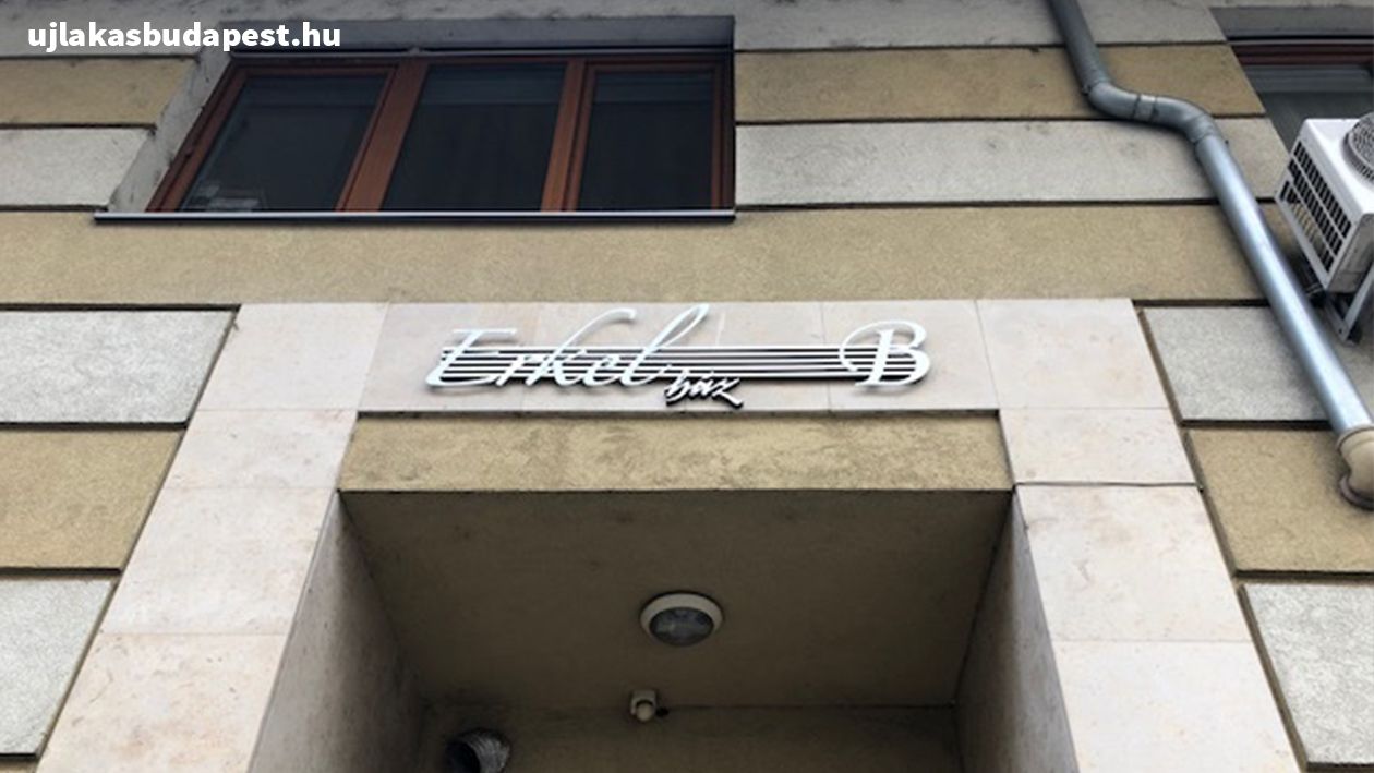 Eladó 50 nm-es, 1,5 szobás erkélyes lakás